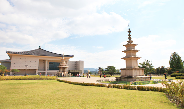 https://mdw-travel-data-us-east-1.s3.amazonaws.com/img/country/South-Korea/Gyeongju-National-Museum/img_00.jpg