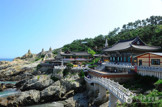 https://mdw-travel-data-us-east-1.s3.amazonaws.com/img/country/South-Korea/Haedong-Yonggung-Temple/img_01.jpg