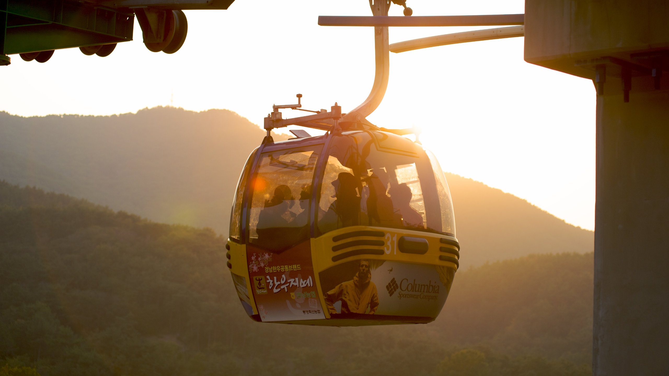 https://mdw-travel-data-us-east-1.s3.amazonaws.com/img/country/South-Korea/Hallyeo-Waterway-Observation-Cable-Car/img_02.jpg
