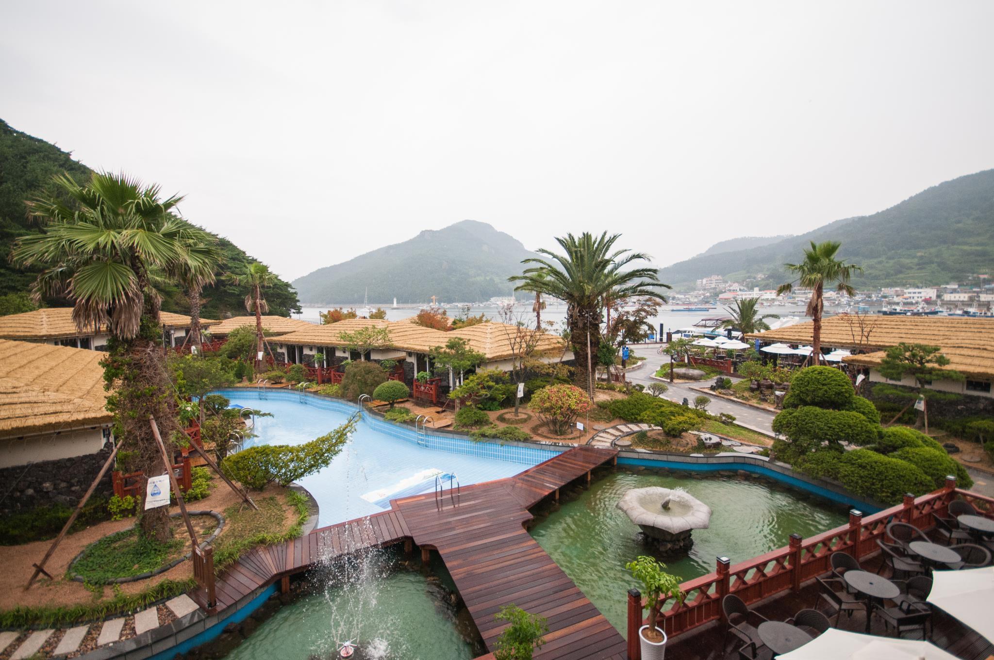 https://mdw-travel-data-us-east-1.s3.amazonaws.com/img/country/South-Korea/Hansan-Blue-Water-Festival/img_00.jpg