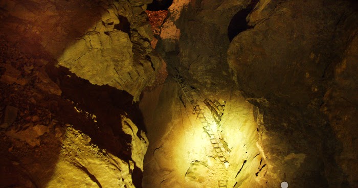 https://mdw-travel-data-us-east-1.s3.amazonaws.com/img/country/South-Korea/Hwaamdonggul-Cave/img_01.jpg