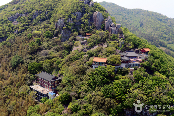 https://mdw-travel-data-us-east-1.s3.amazonaws.com/img/country/South-Korea/Hyangiram-Hermitage/img_02.jpg