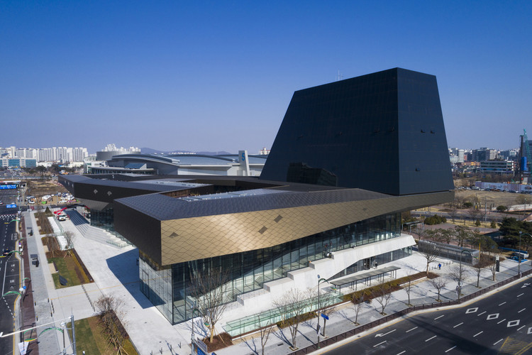 https://mdw-travel-data-us-east-1.s3.amazonaws.com/img/country/South-Korea/Hyundai-Motor-Studio-Goyang/img_02.jpg
