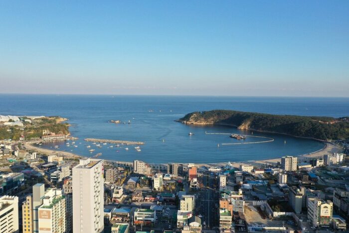 https://mdw-travel-data-us-east-1.s3.amazonaws.com/img/country/South-Korea/Ilsan-Beach/img_01.jpg