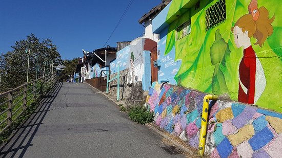 https://mdw-travel-data-us-east-1.s3.amazonaws.com/img/country/South-Korea/Jaman-Mural-Village/img_03.jpg