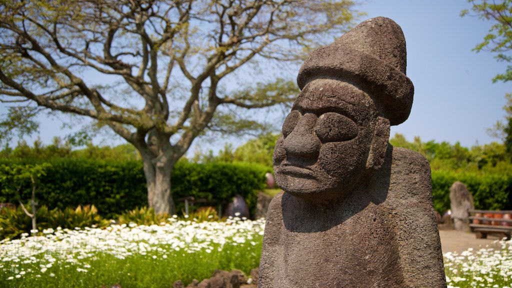 https://mdw-travel-data-us-east-1.s3.amazonaws.com/img/country/South-Korea/Jeju-Folk-Village-Museum/img_01.jpg