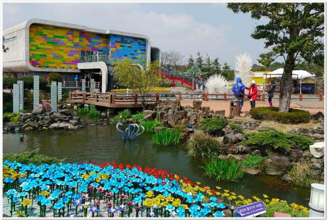 https://mdw-travel-data-us-east-1.s3.amazonaws.com/img/country/South-Korea/Jeju-Glass-Castle/img_02.jpg
