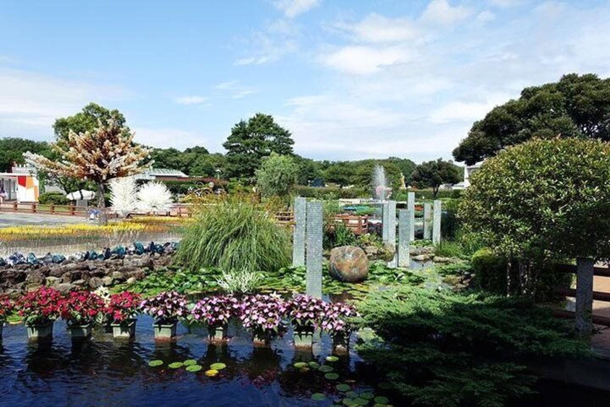 https://mdw-travel-data-us-east-1.s3.amazonaws.com/img/country/South-Korea/Jeju-Glass-Castle/img_04.jpg