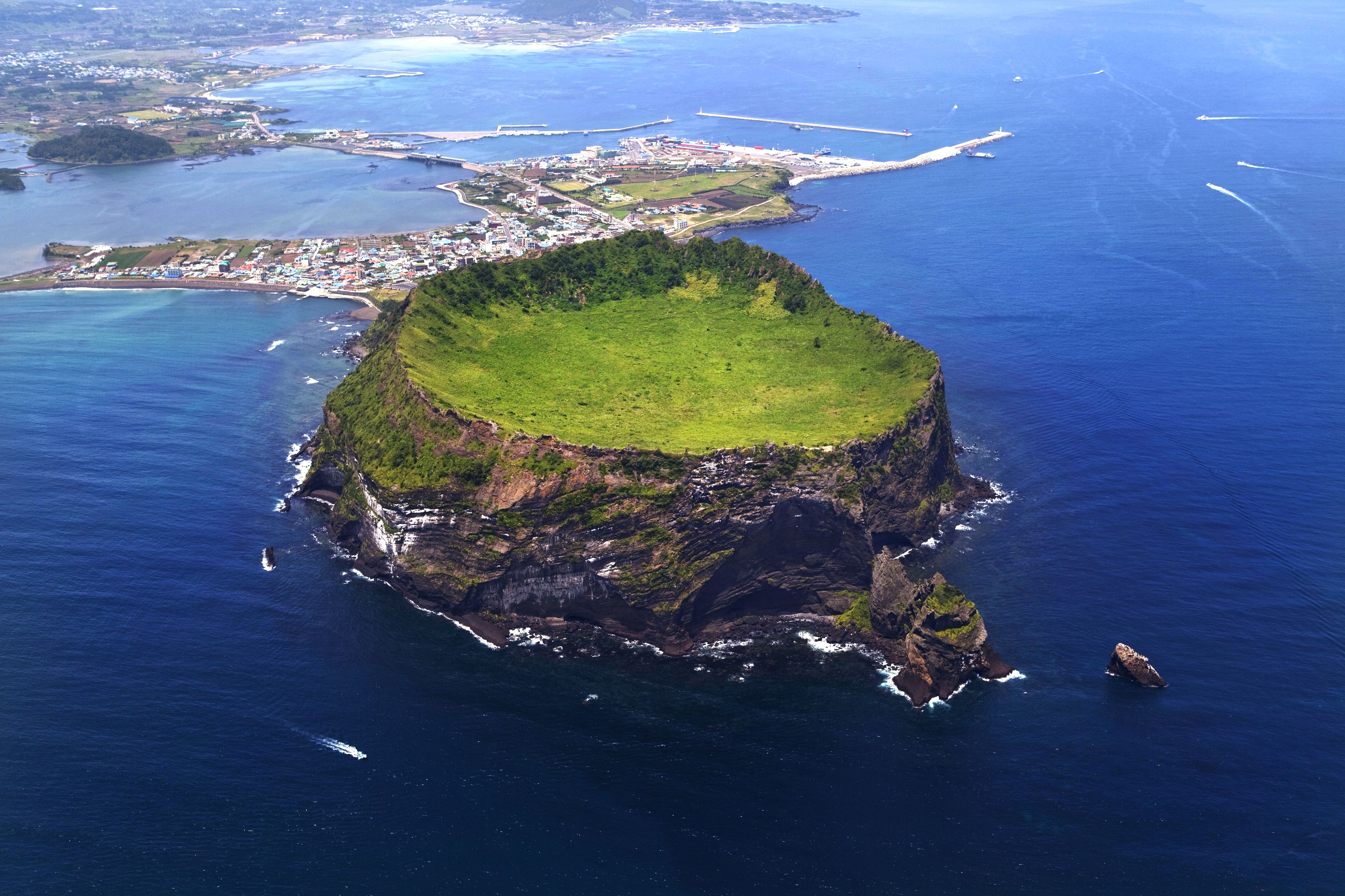 https://mdw-travel-data-us-east-1.s3.amazonaws.com/img/country/South-Korea/Jeju-Loveland/img_02.jpg