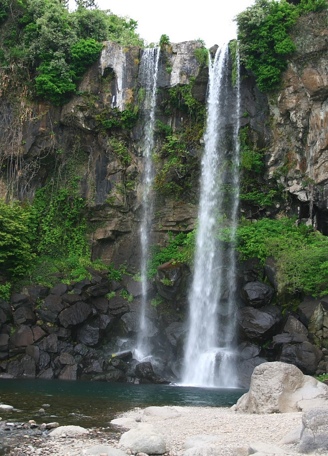 https://mdw-travel-data-us-east-1.s3.amazonaws.com/img/country/South-Korea/Jeju-Mokgwana/img_02.jpg