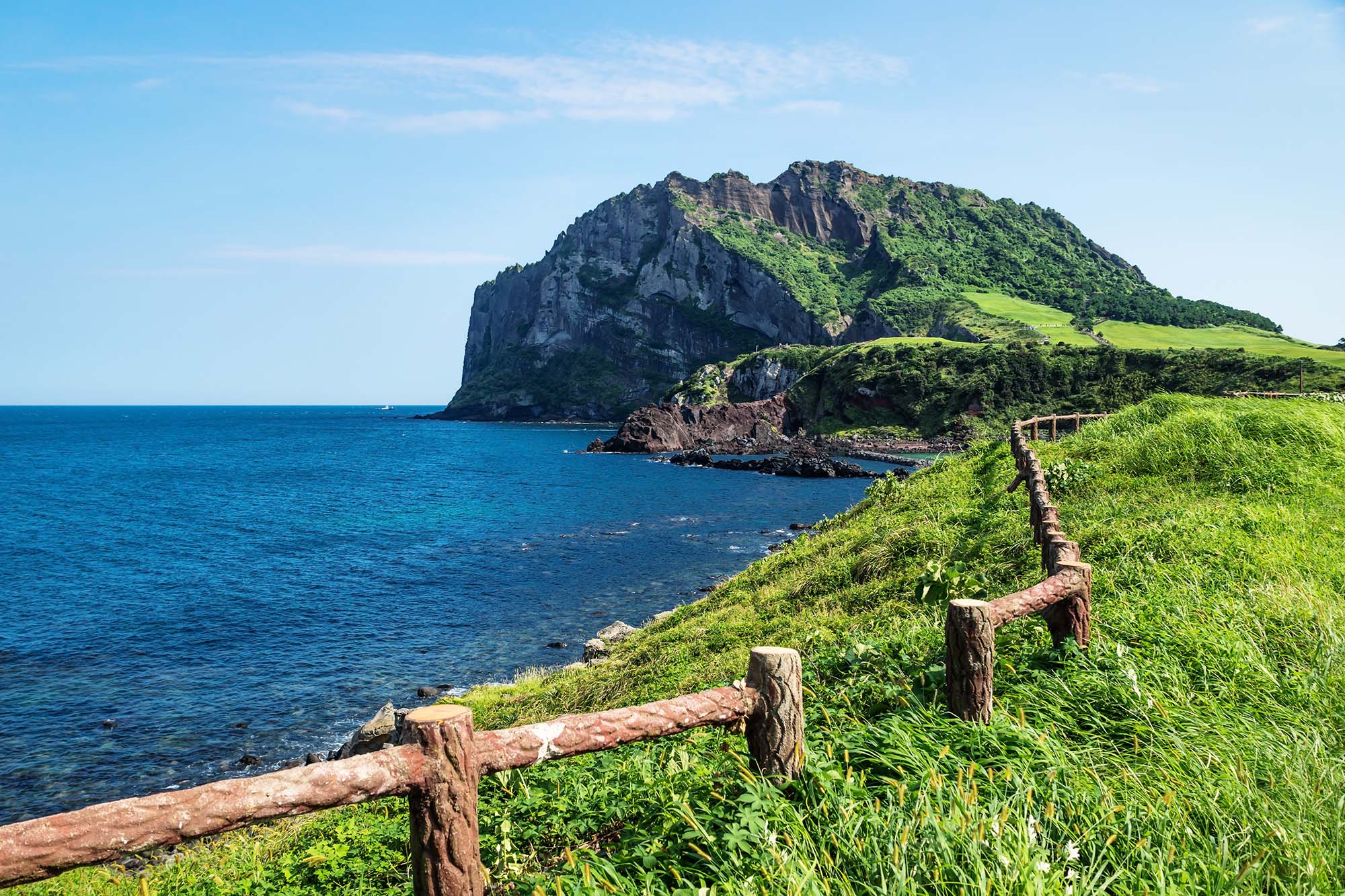 https://mdw-travel-data-us-east-1.s3.amazonaws.com/img/country/South-Korea/Jeju-Rail-Bike/img_01.jpg