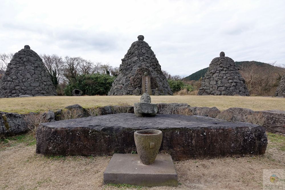 https://mdw-travel-data-us-east-1.s3.amazonaws.com/img/country/South-Korea/Jeju-Stone-Park/img_02.jpg