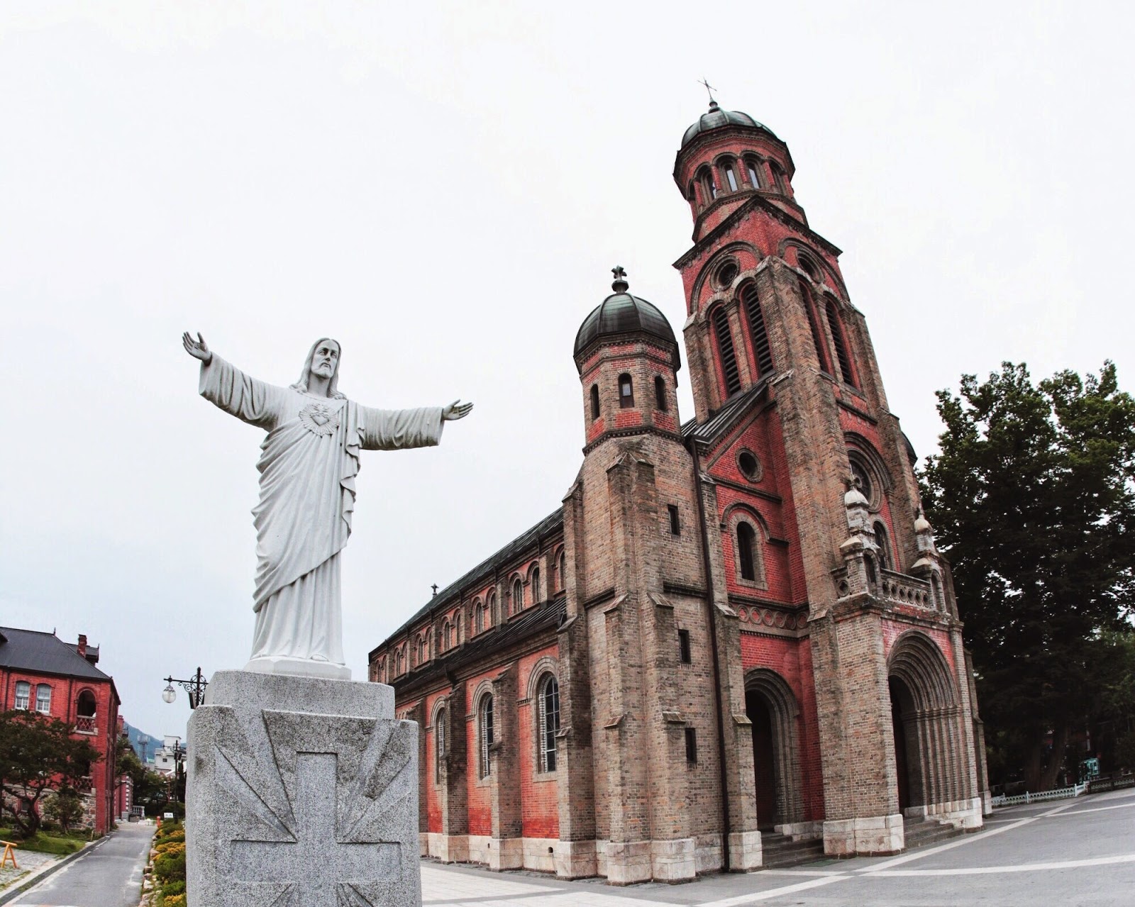 https://mdw-travel-data-us-east-1.s3.amazonaws.com/img/country/South-Korea/Jeondong-Catholic-Church/img_03.jpg