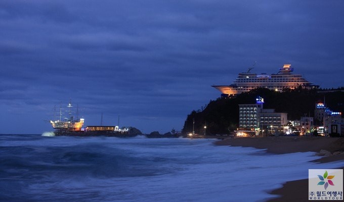 https://mdw-travel-data-us-east-1.s3.amazonaws.com/img/country/South-Korea/Jeongdongjin-Sunrise-Park/img_03.jpg