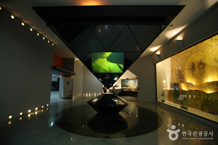 https://mdw-travel-data-us-east-1.s3.amazonaws.com/img/country/South-Korea/Jewelry-Museum/img_02.jpg