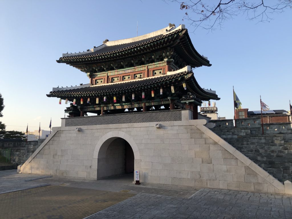 https://mdw-travel-data-us-east-1.s3.amazonaws.com/img/country/South-Korea/Jinjuseong-Fortress/img_01.jpg
