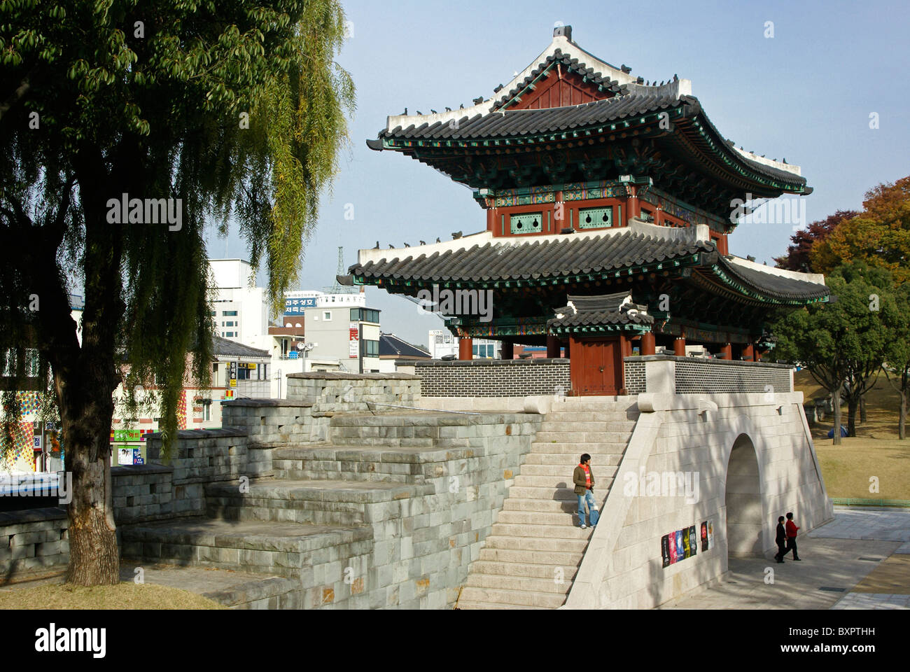 https://mdw-travel-data-us-east-1.s3.amazonaws.com/img/country/South-Korea/Jinjuseong-Fortress/img_02.jpg