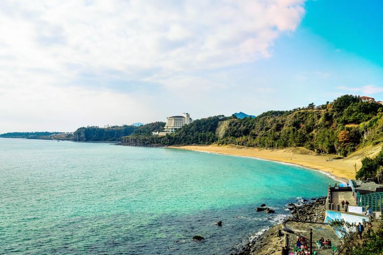 https://mdw-travel-data-us-east-1.s3.amazonaws.com/img/country/South-Korea/Jungmun-Beach/img_01.jpg