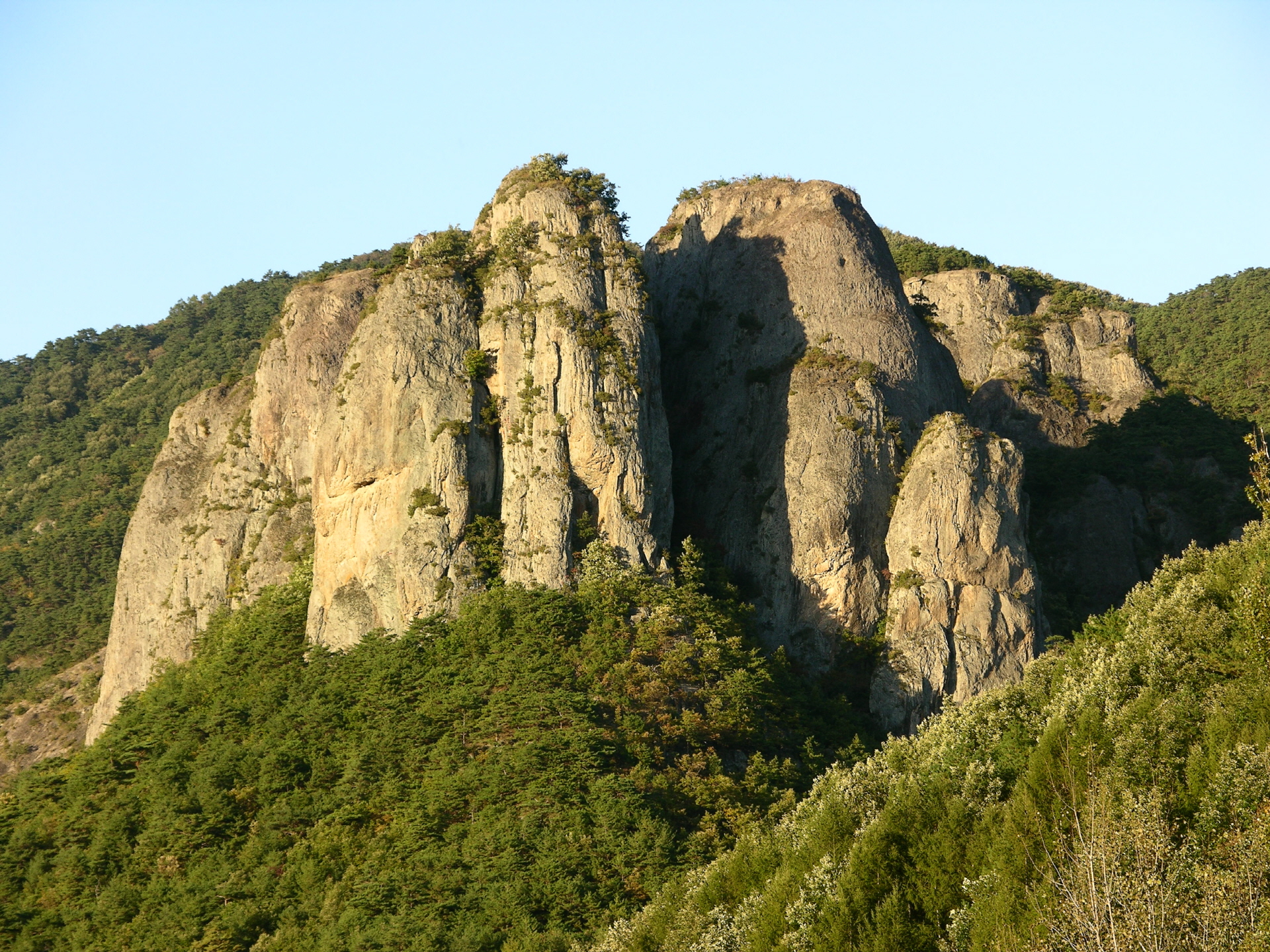 https://mdw-travel-data-us-east-1.s3.amazonaws.com/img/country/South-Korea/Juwangsan-National-Park/img_03.jpg