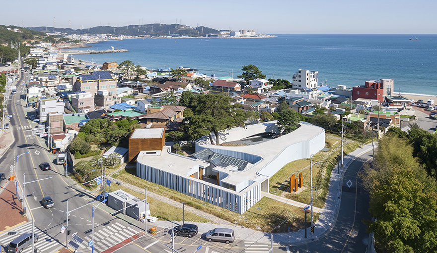 https://mdw-travel-data-us-east-1.s3.amazonaws.com/img/country/South-Korea/Kim-Tae-Yeon-Memorial-Hall/img_01.jpg
