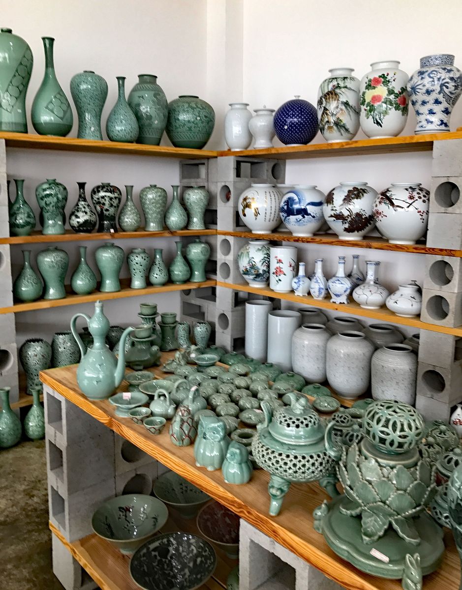 https://mdw-travel-data-us-east-1.s3.amazonaws.com/img/country/South-Korea/Korean-Ceramic-Foundation/img_01.jpg