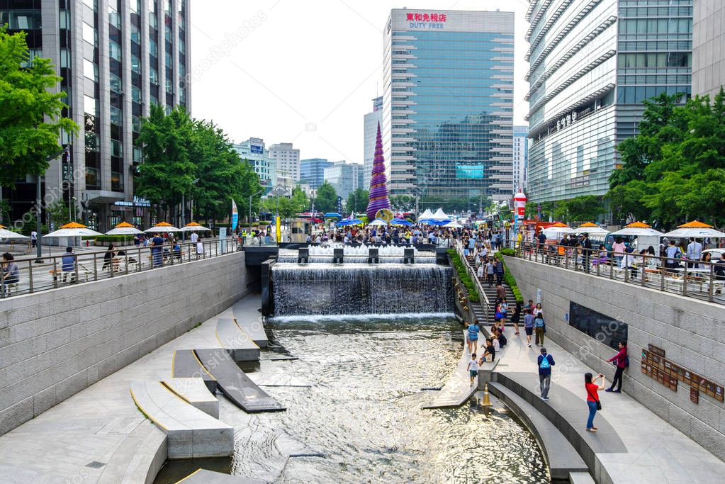 https://mdw-travel-data-us-east-1.s3.amazonaws.com/img/country/South-Korea/Lee-Sung-Shin-Plaza/img_01.jpg