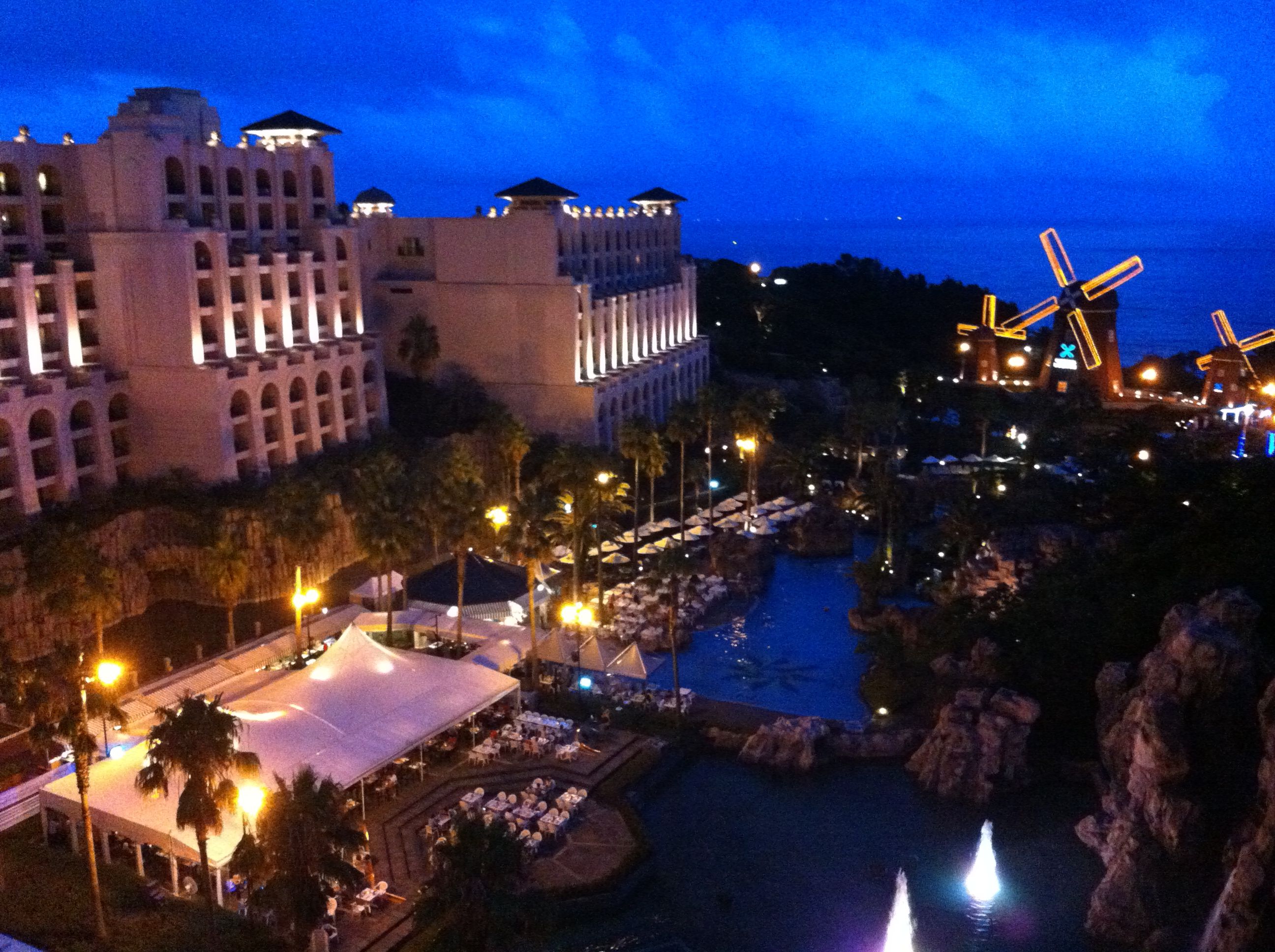 https://mdw-travel-data-us-east-1.s3.amazonaws.com/img/country/South-Korea/Lotte-Hotel-Jeju-Casino/img_02.jpg