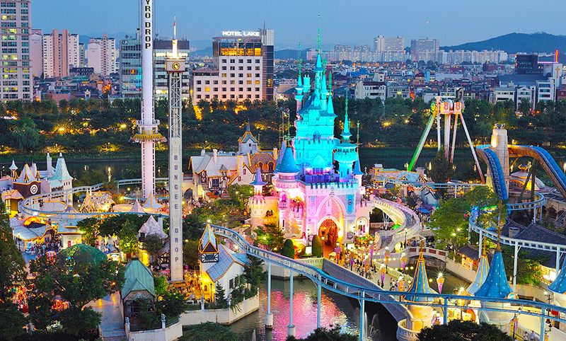 https://mdw-travel-data-us-east-1.s3.amazonaws.com/img/country/South-Korea/Lotte-World/img_01.jpg