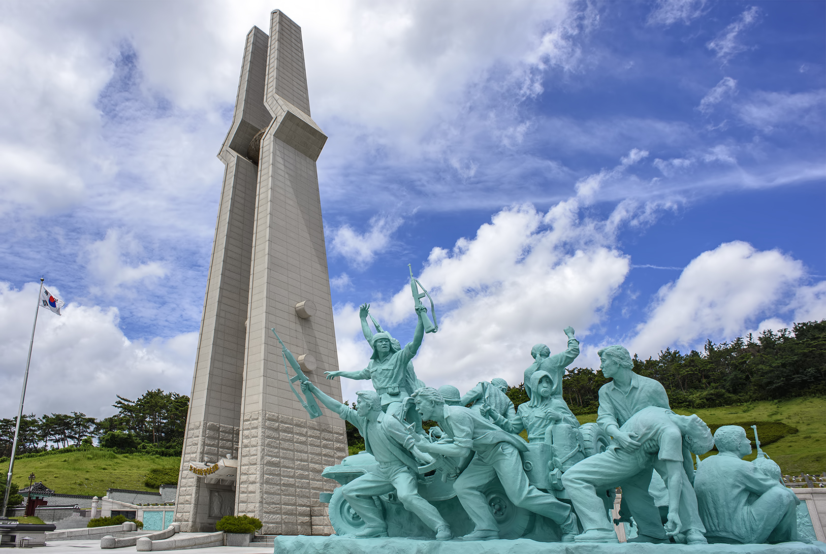 https://mdw-travel-data-us-east-1.s3.amazonaws.com/img/country/South-Korea/May-18th-National-Cemetery/img_03.jpg