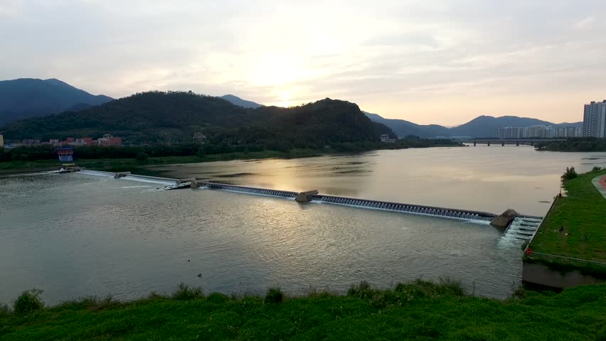 https://mdw-travel-data-us-east-1.s3.amazonaws.com/img/country/South-Korea/Miryang-Arirang-Village/img_02.jpg