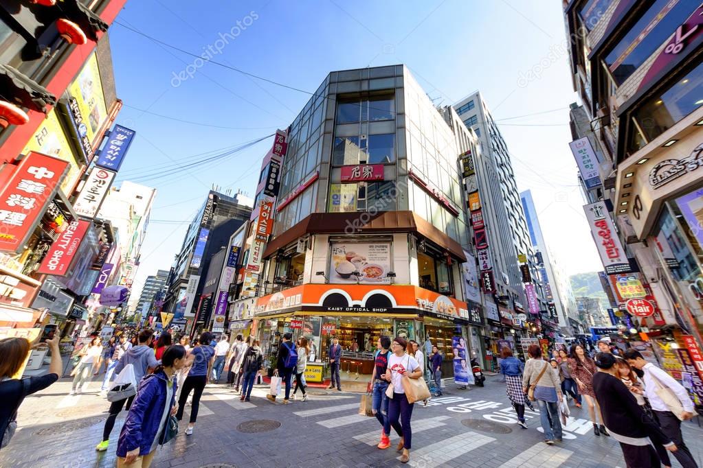 https://mdw-travel-data-us-east-1.s3.amazonaws.com/img/country/South-Korea/Myeong-dong-Shopping-Street/img_01.jpg