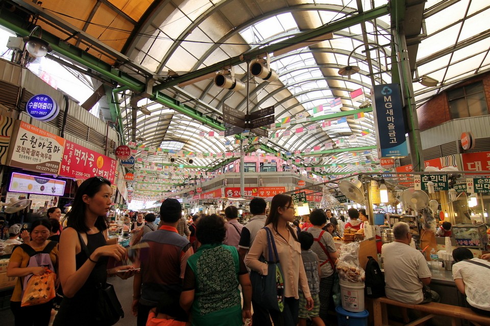 https://mdw-travel-data-us-east-1.s3.amazonaws.com/img/country/South-Korea/Nambu-Traditional-Market/img_01.jpg