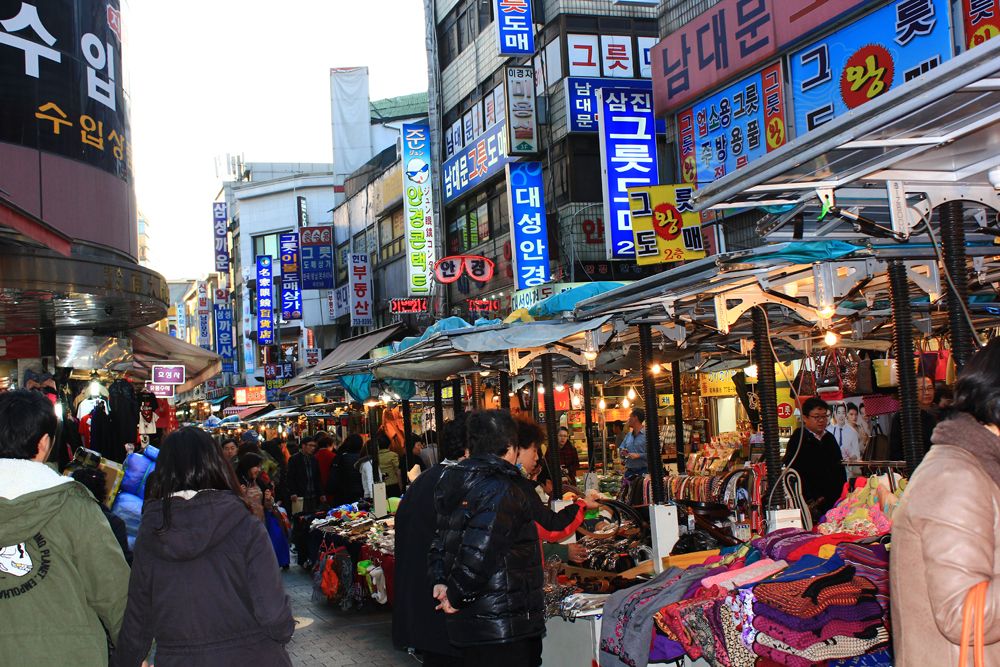 https://mdw-travel-data-us-east-1.s3.amazonaws.com/img/country/South-Korea/Nammun-Market/img_00.jpg