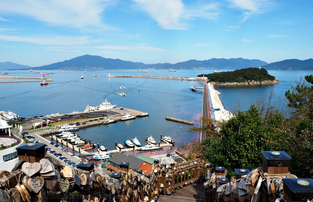 https://mdw-travel-data-us-east-1.s3.amazonaws.com/img/country/South-Korea/Odongdo-Island/img_01.jpg