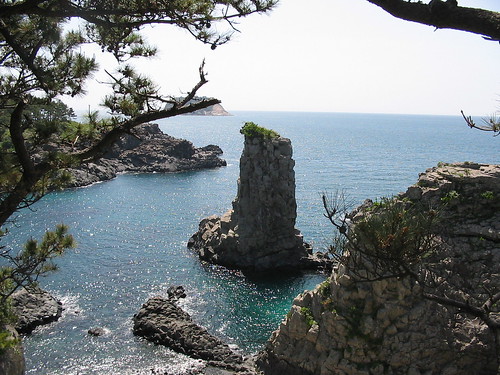 https://mdw-travel-data-us-east-1.s3.amazonaws.com/img/country/South-Korea/Oedolgae-Rock/img_05.jpg