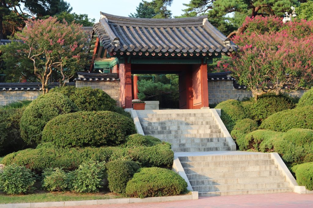 https://mdw-travel-data-us-east-1.s3.amazonaws.com/img/country/South-Korea/Ojukheon-House/img_03.jpg