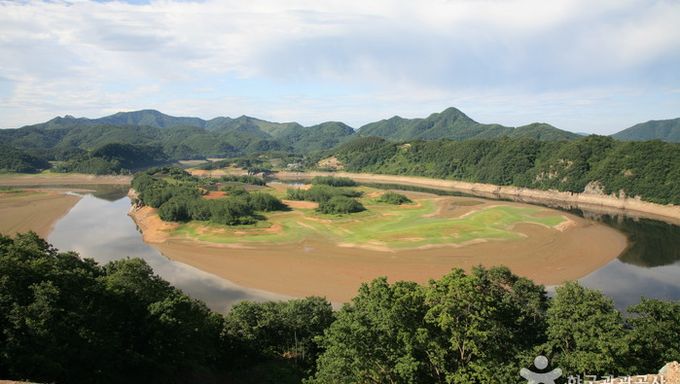 https://mdw-travel-data-us-east-1.s3.amazonaws.com/img/country/South-Korea/Okjeongho-Lake/img_01.jpg