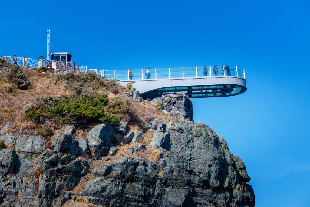https://mdw-travel-data-us-east-1.s3.amazonaws.com/img/country/South-Korea/Oryukdo-Skywalk/img_03.jpg