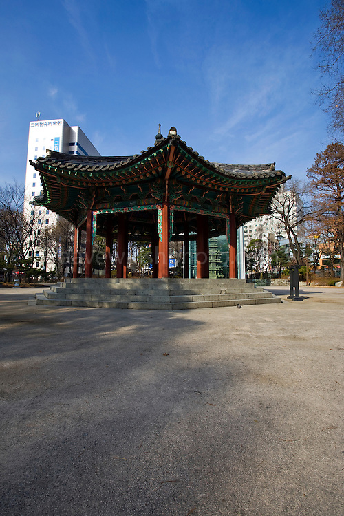 https://mdw-travel-data-us-east-1.s3.amazonaws.com/img/country/South-Korea/Palgakjeong-Pavilion/img_01.jpg
