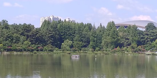 https://mdw-travel-data-us-east-1.s3.amazonaws.com/img/country/South-Korea/Pungam-Reservoir/img_01.jpg