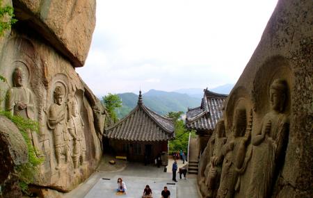 https://mdw-travel-data-us-east-1.s3.amazonaws.com/img/country/South-Korea/Seokbulsa-Temple/img_03.jpg