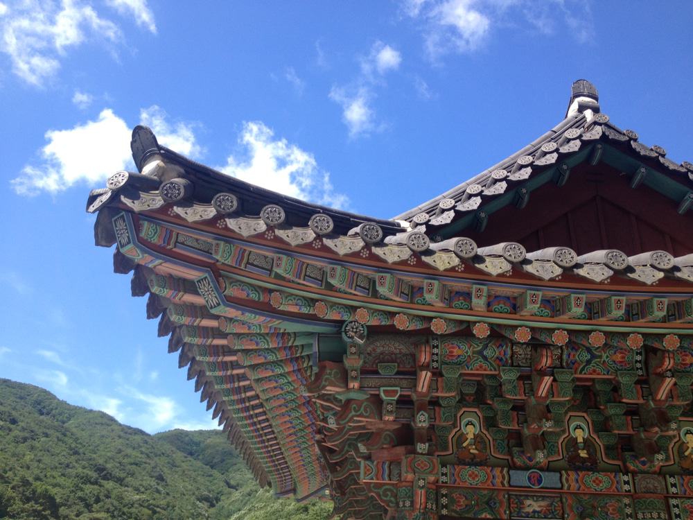 https://mdw-travel-data-us-east-1.s3.amazonaws.com/img/country/South-Korea/Seoknamsa-Temple/img_02.jpg