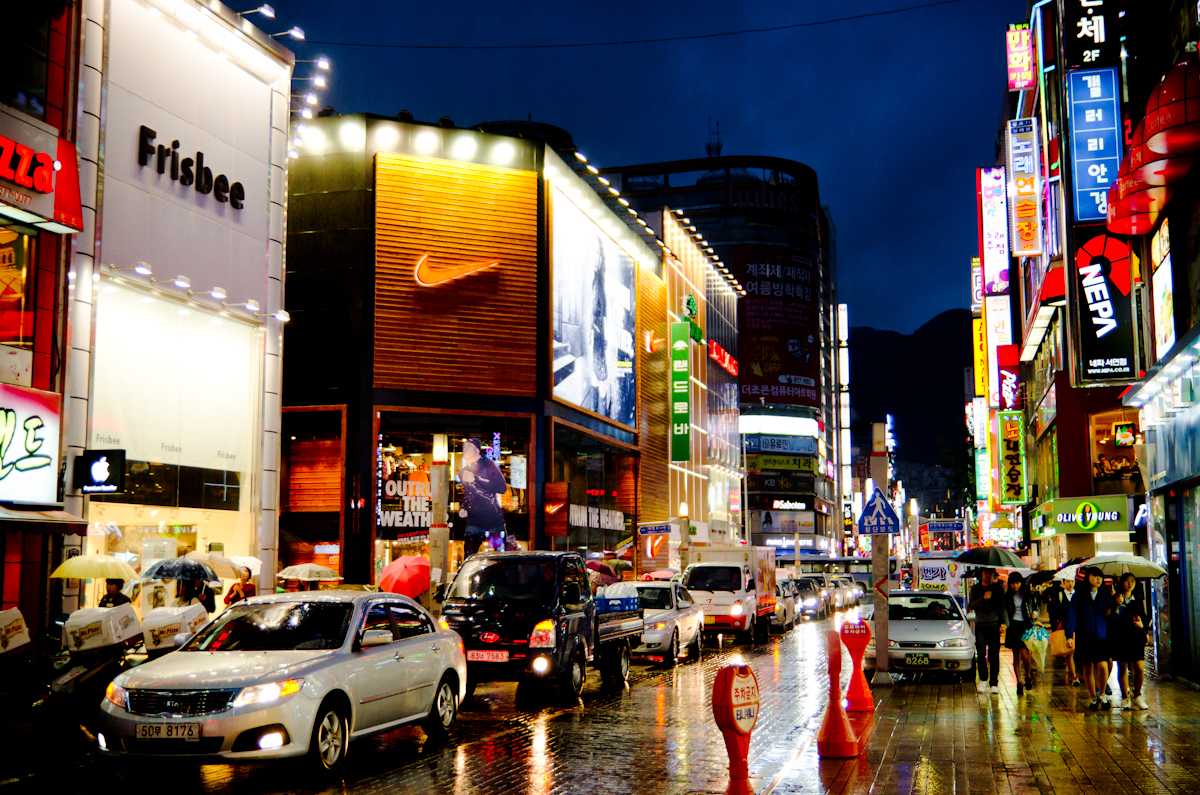 https://mdw-travel-data-us-east-1.s3.amazonaws.com/img/country/South-Korea/Seomyeon-Shopping-Street/img_01.jpg