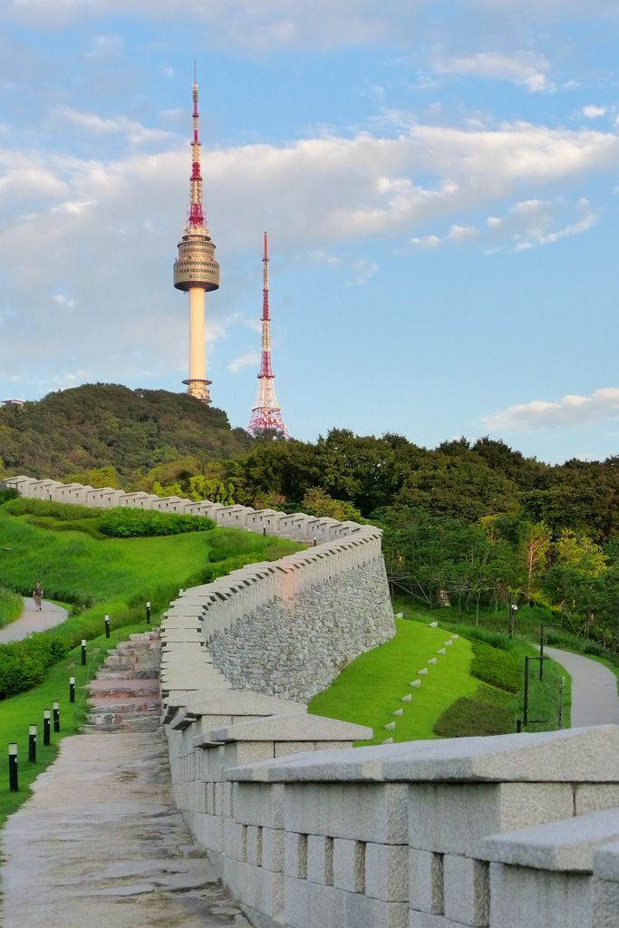https://mdw-travel-data-us-east-1.s3.amazonaws.com/img/country/South-Korea/Seongsanpo-Skywalk/img_03.jpg