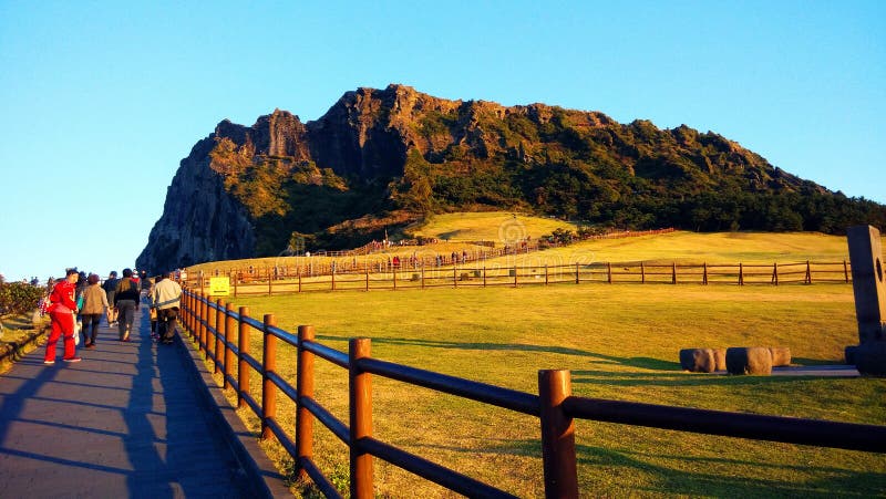 https://mdw-travel-data-us-east-1.s3.amazonaws.com/img/country/South-Korea/Seopjikoji/img_02.jpg