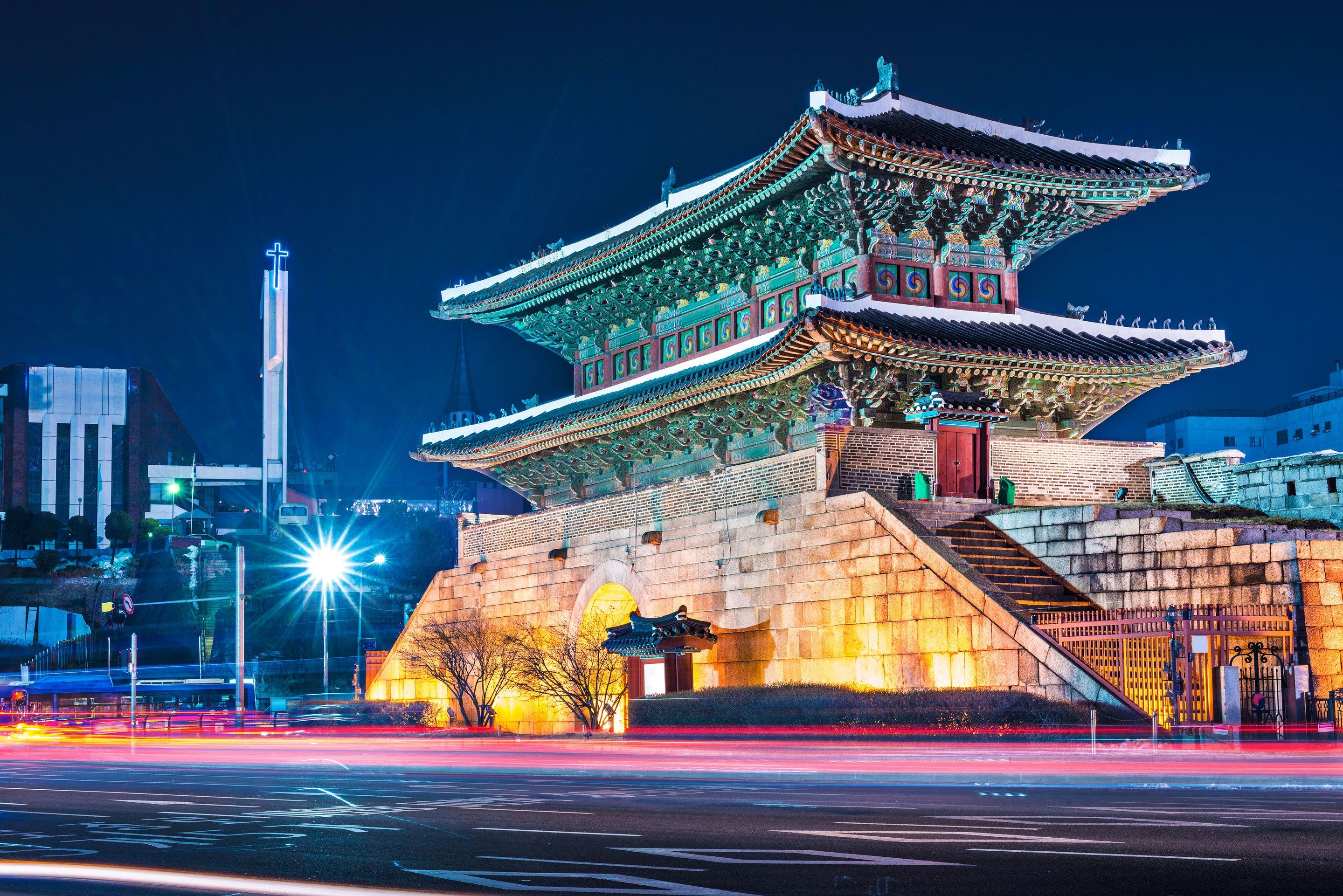 https://mdw-travel-data-us-east-1.s3.amazonaws.com/img/country/South-Korea/Seoul-City-Wall/img_02.jpg