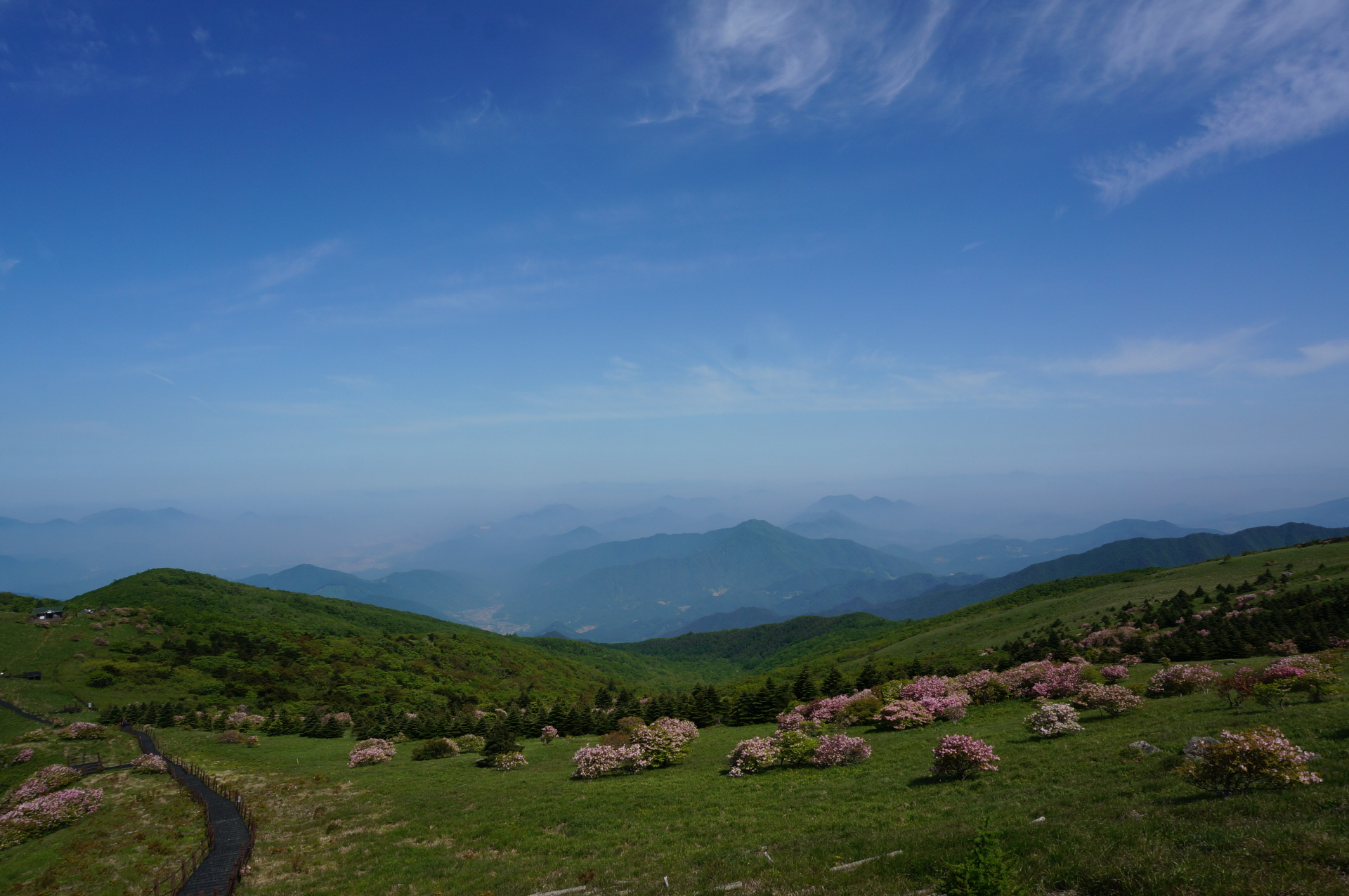 https://mdw-travel-data-us-east-1.s3.amazonaws.com/img/country/South-Korea/Sobaeksan-National-Park/img_01.jpg