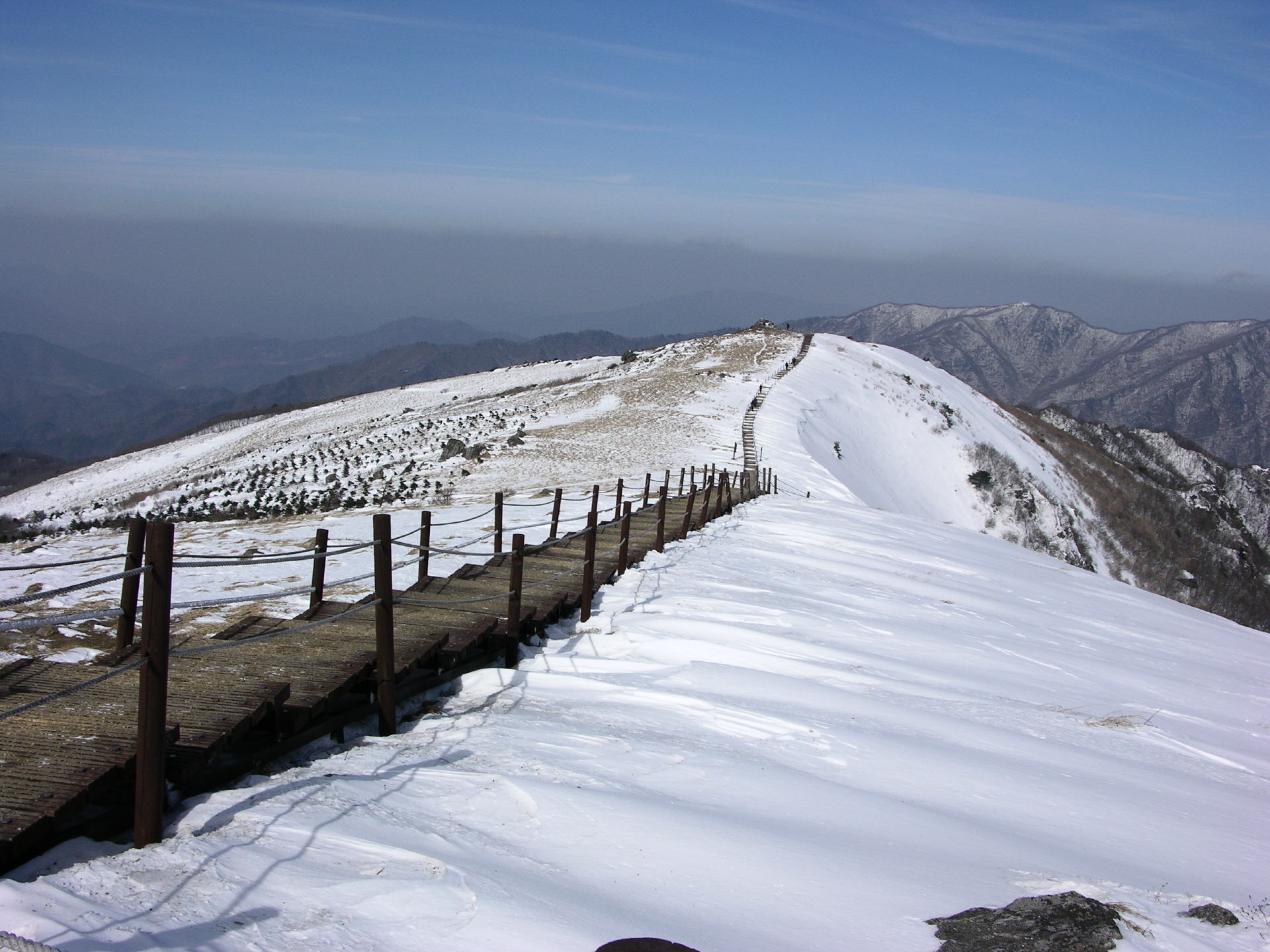 https://mdw-travel-data-us-east-1.s3.amazonaws.com/img/country/South-Korea/Sobaeksan-National-Park/img_05.jpg