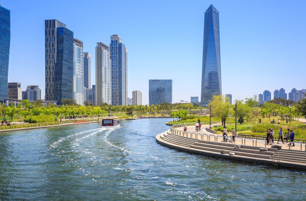 https://mdw-travel-data-us-east-1.s3.amazonaws.com/img/country/South-Korea/Songdo-Central-Park/img_00.jpg