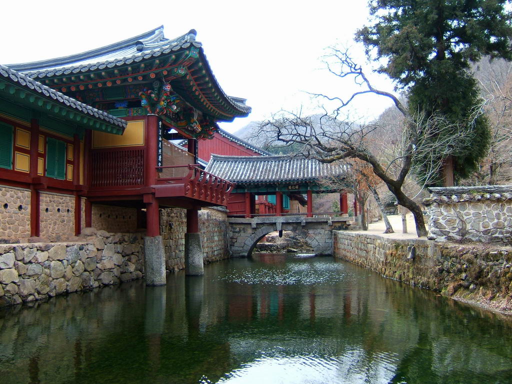 https://mdw-travel-data-us-east-1.s3.amazonaws.com/img/country/South-Korea/Songgwangsa-Temple/img_00.jpg